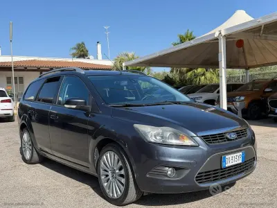 Usata Ford Focus 145 CV (106 kW) 2009 Grigio Station wagon