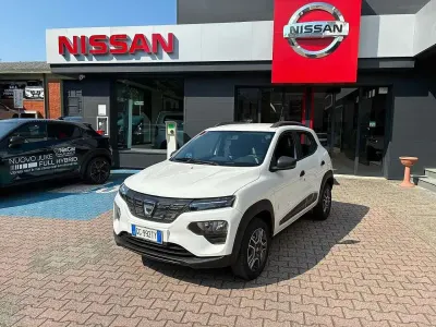 Usata Dacia Spring Comfort 17 kW (24 CV) 2021 Bianco pastello Utilitaria