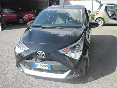 Usata Toyota Aygo Connect Style 72 CV (52 kW) 2021 Nero Utilitaria