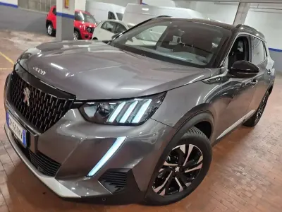 Usata Peugeot 2008 GTi 131 CV (96 kW) 2023 Grigio scuro met. + tetto nero SUV