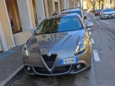Usata Alfa Romeo Giulietta Business 120 CV (88 kW) 2019 Grigio Utilitaria