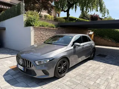 Usata Mercedes A180 116 CV (85 kW) 2021 Grigio Berlina