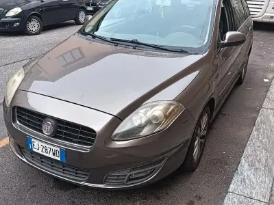 Usata Fiat Croma 147 CV (108 kW) 2011 Marrone Station wagon