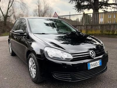 Second-hand VW Golf VII 105 CP (77 kW) 2012 Negru Berlinǎ