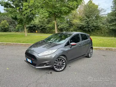 Usata Ford Fiesta ST-Line 75 CV (55 kW) 2017 Grigio Utilitaria
