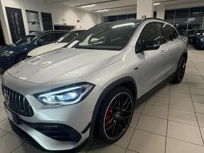 Usado Mercedes GLA45 AMG 421 CV (309 kW) 2023 Gris SUV