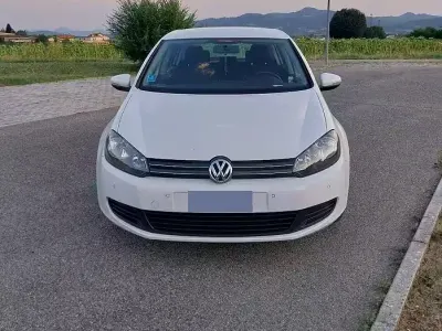Usata VW Golf VI 105 CV (77 kW) 2011 Bianco Berlina