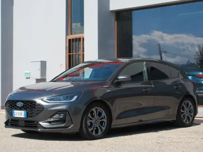 Usata Ford Focus ST-Line 116 CV (85 kW) 2024 Magnetic grey metallizzato Berlina