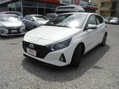 Usata Hyundai i20 84 CV (61 kW) 2023 Bianco Utilitaria