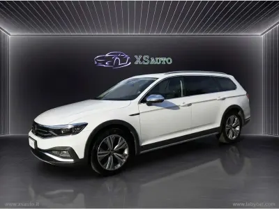 Usata VW Passat Alltrack 200 CV (147 kW) 2021 Bianco Station wagon