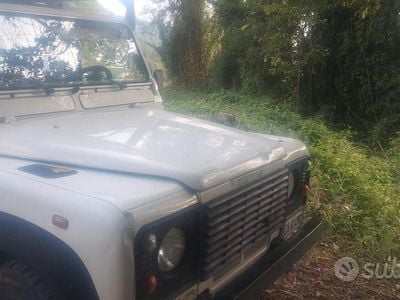 Usado Land Rover Defender 122 CV (89 kW) 2001 Gris Descapotable