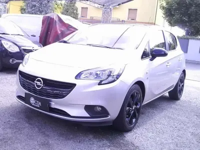 Begagnad Opel Corsa 69 HK (50 kW) 2017 Svart Halvkombi