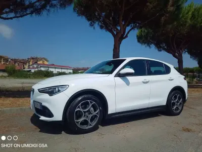 Usata Alfa Romeo Stelvio Business 190 CV (139 kW) 2022 Bianco SUV