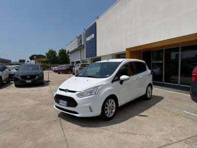 Usata Ford B-MAX Titanium 75 CV (55 kW) 2017 Frozen white Monovolume