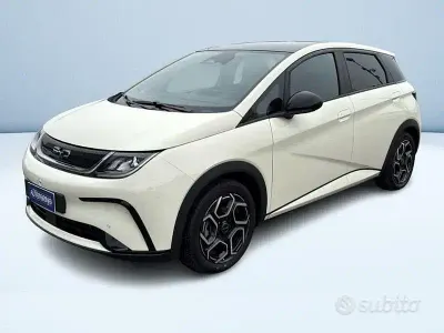 Nuova BYD Dolphin Design 2026 Bianco Utilitaria