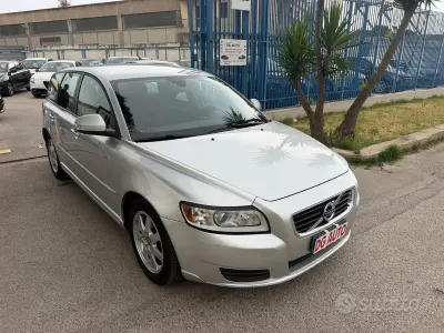 Usata Volvo V50 115 CV (84 kW) 2011 Grigio Station wagon