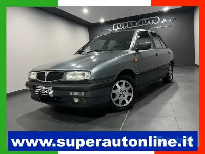 Usata Lancia Delta 75 CV (55 kW) 1994 Grigio Utilitaria