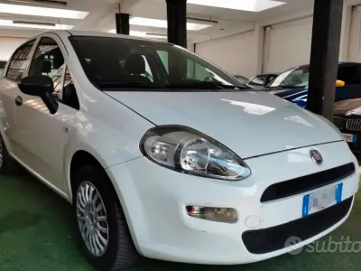 Usata Fiat Grande Punto 90 CV (66 kW) 2018 Utilitaria