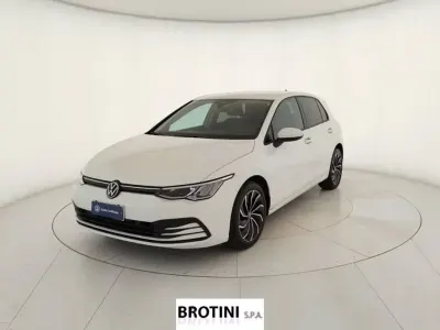 Usata VW Golf VIII Life 110 CV (80 kW) 2023 Bianco Berlina