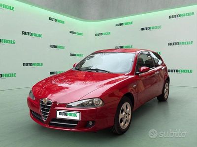 Usata Alfa Romeo 147 120 CV (88 kW) 2007 Rosso Utilitaria