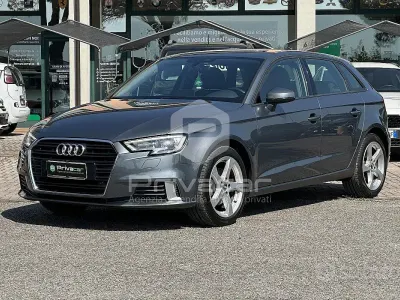 Usata Audi A3 Sportback Sport 116 CV (85 kW) 2018 Grigio Utilitaria