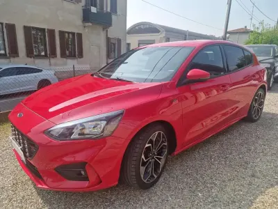 Usata Ford Focus ST-Line 125 CV (91 kW) 2021 Rosso Berlina