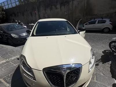 Usata Lancia Delta 120 CV (88 kW) 2009 Utilitaria