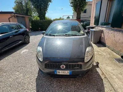 Usata Fiat Grande Punto Active 75 CV (55 kW) 2008 Grigio Utilitaria