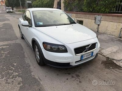 Usata Volvo C30 Kinetic 109 CV (80 kW) 2009 Bianco Utilitaria