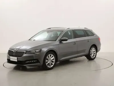 Usata Skoda Superb Executive 150 CV (110 kW) 2022 Grigio Station wagon