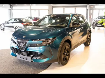Nuova Alfa Romeo GT Junior 136 CV (100 kW) 2025 Blu zanzibar SUV
