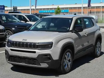Begagnad Jeep Avenger Altitude 101 HK (74 kW) 2025 Beige SUV
