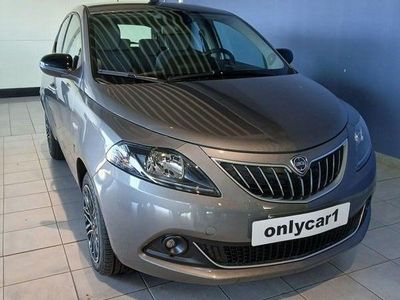 Usata Lancia Ypsilon Gold 69 CV (50 kW) 2023 Grigio scuro Utilitaria