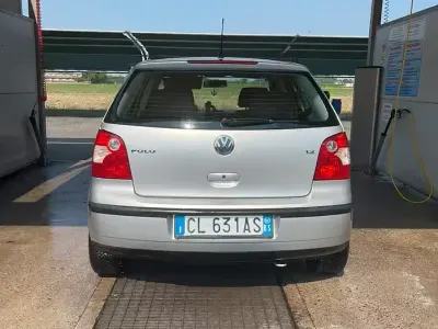 Usata VW Polo 54 CV (39 kW) 2004 Grigio Utilitaria