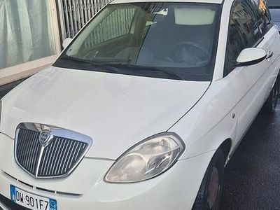 Usata Lancia Ypsilon 77 CV (56 kW) 2009 Bianco Utilitaria