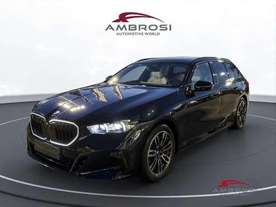 Nuova BMW 540 Comfort Edition 303 CV (222 kW) 2026 Tanzanite blue metallizzato Station wagon