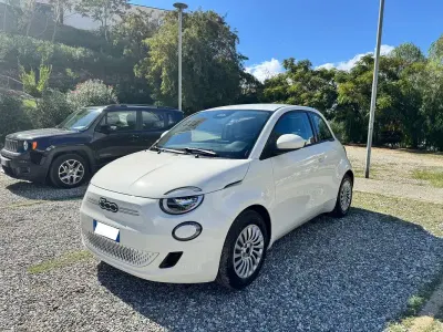 Usata Fiat 500e Action 42 kW (58 CV) 2023 Bianco Utilitaria