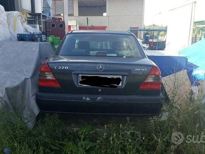 Usata Mercedes C220 95 CV (69 kW) 2002 Berlina