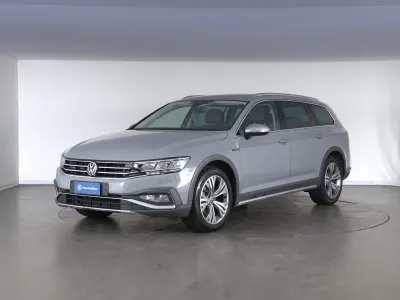 Usata VW Passat Alltrack 200 CV (147 kW) 2022 Moonstone grey Station wagon