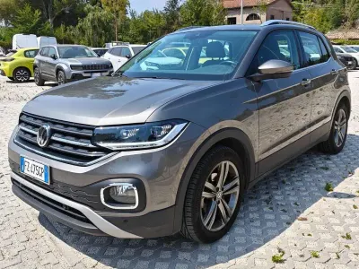Usata VW T-Cross Advance 150 CV (110 kW) 2020 Grigio SUV
