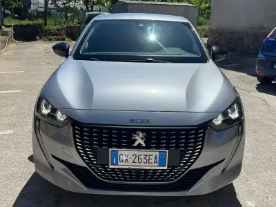 Usata Peugeot 208 Allure 101 CV (74 kW) 2020 Grigio Utilitaria