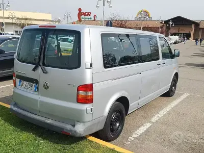 Usata VW Caravelle 131 CV (96 kW) 2006 Furgone