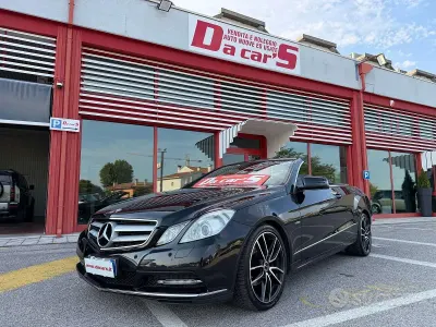 Usata Mercedes E220 Avantgarde 170 CV (125 kW) 2011 Nero Cabrio
