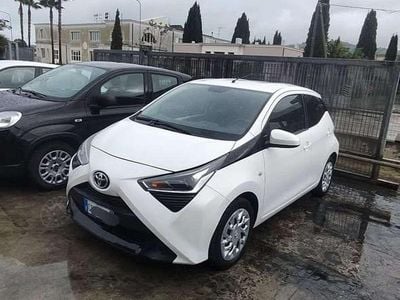 Usata Toyota Aygo X-clusiv 72 CV (52 kW) 2020 Bianco Utilitaria