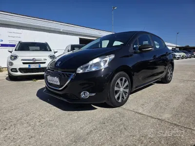 Usata Peugeot 208 Active 68 CV (50 kW) 2012 Nero Utilitaria
