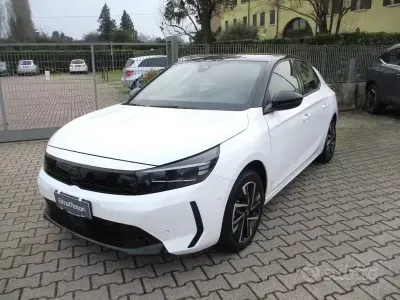 Usata Opel Corsa 101 CV (74 kW) 2025 Bianco Utilitaria