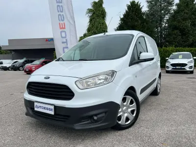 Usata Ford Transit Courier Trend 76 CV (55 kW) 2016 Bianco Furgone