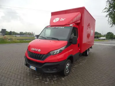 Usata Iveco Daily 136 CV (100 kW) 2021 Rosso Cabrio