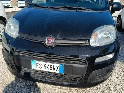 Usata Fiat Panda Lounge 69 CV (50 kW) 2019 Nero Utilitaria