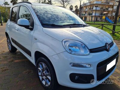 Bianco pastello Usata 2016 Fiat Panda 4x4 S Utilitaria | 11.490 € (Buon prezzo)